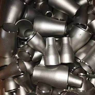 Welded pipe fittings