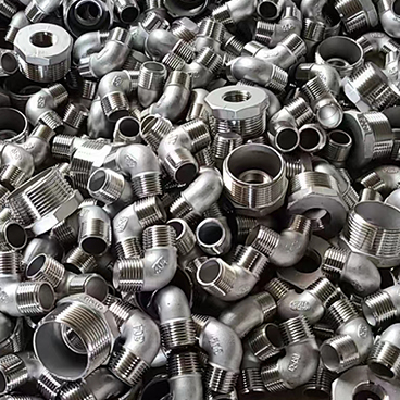 Threaded pipe fittings