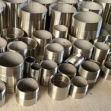 Threaded pipe fittings