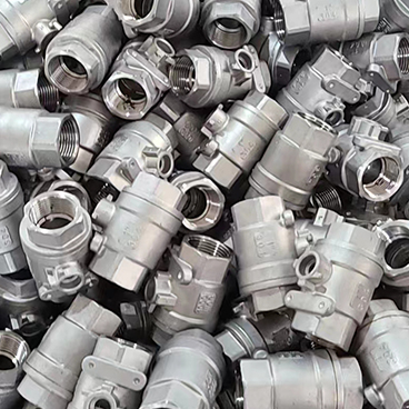 Threaded pipe fittings